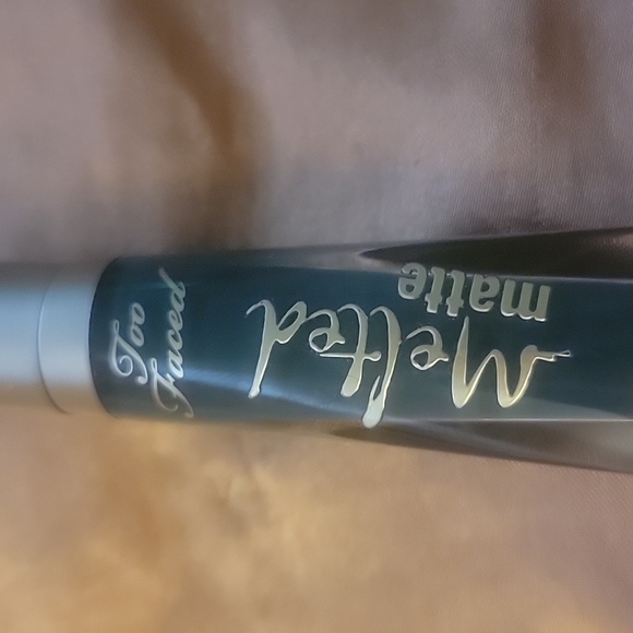 SWATCHED Too Faced Melted Matte Liquified Longwear Lipstick WICKED - Picture 2 of 4